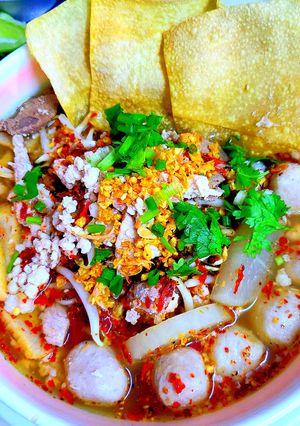 รูปของ ก๋วยเตี๋ยวบะหมี่เหลืองต้มยำ