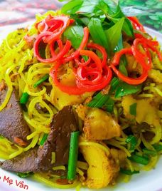 bún nghệ xào lòng