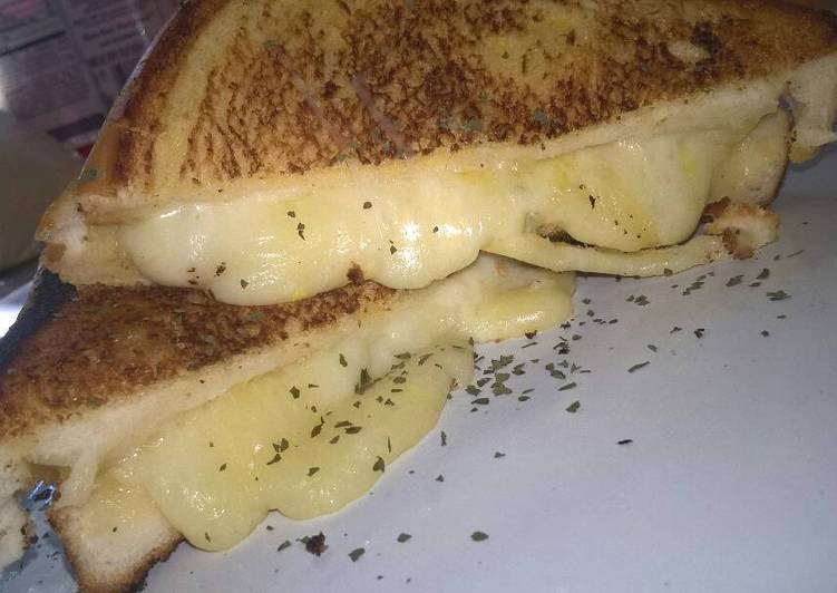 Steps to Make Award-winning Grilled mozzarella cheese sandwich
