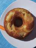 Budín de banana con láminas de manzana