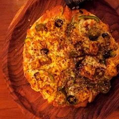 A picture of Veg pizza.