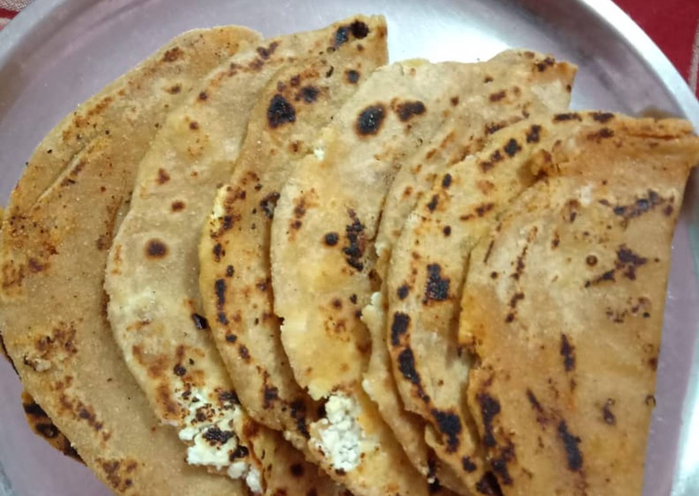 Mast paneer parantha