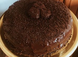 Una foto de Torta Brigadeiro / Prestígio