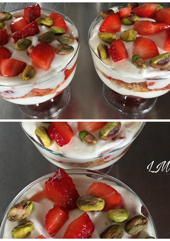 Una foto de Tiramisú de fresa