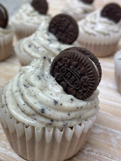 Una foto de Cupcakes de oreo súper fáciles