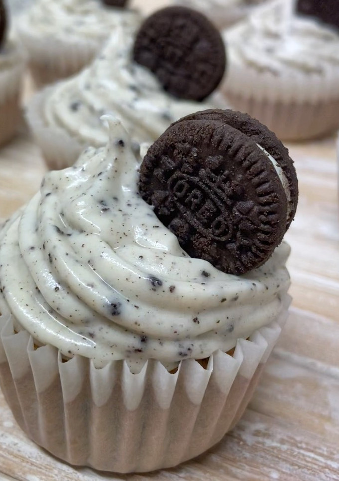 Una foto de Cupcakes de oreo súper fáciles