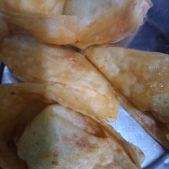 Crispy Chicken wonton A picture of Crispy Chicken wonton.