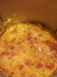 Una foto de Arroz con chorizo para dos thermomix