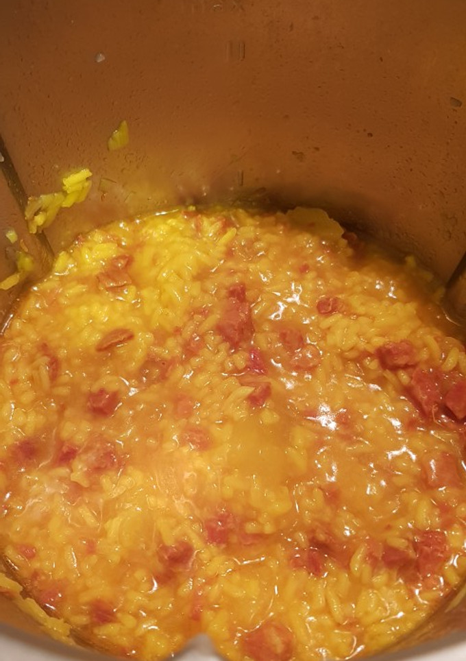 Una foto de Arroz con chorizo para dos thermomix