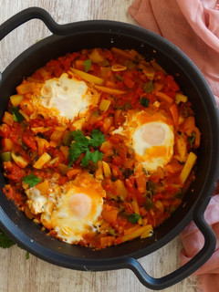 Una foto de Shakshuka al estilo de Jamie Oliver