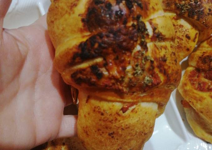 Ma dai! 21+  Fatti su  Cornetti Salati Ripieni: 5 cucchiai da cucina di olio extravergine di oliva.