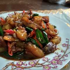 A picture of Tumis kikil kecap pedas (gak bau).