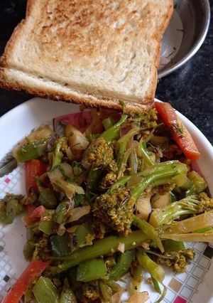 A picture of Stir fry broccoli.