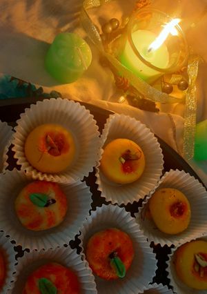 A picture of Kesar peda & apple peda😋.