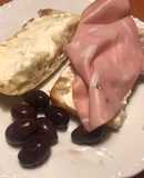 Mini bocata de mortadella con mahonesa