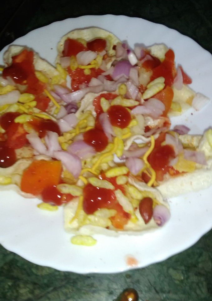 મસાલા પૂરી પાપડ (Masala Puri Papad Recipe In Gujarati) રેસીપી મુખ્ય ફોટો