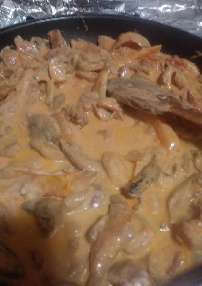 Una foto de Pollo a la crema con hongos