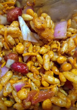 A picture of Bhel puri.