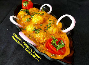 A picture of Kashmiri Dum Aloo.