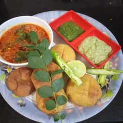 A picture of Dal baati.