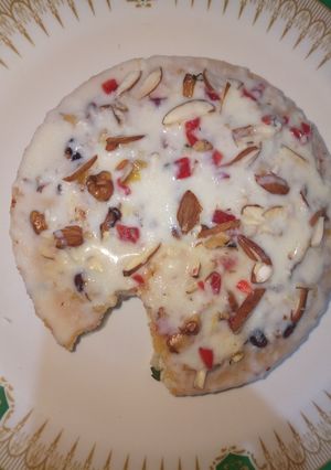 A picture of Semolina malai cake.