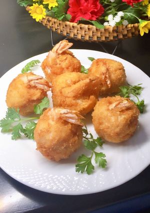 Hình của món Tôm bọc tôm thịt chiên.
