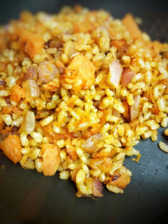 Una foto de Arroz integral con salsa de soja