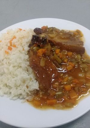 Una foto de Chuleta de cerdo estofado