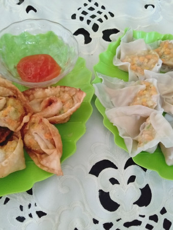Resep Pangsit goreng dan pangsit rebus ayam wortel Sederhana Dan Enak