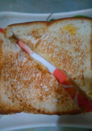 आलू का सैंडविच (aloo ki sandwich recipe in Hindi) रेसिपी मुख्य फोटो