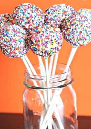 Una foto de CAKE POPS 🍭