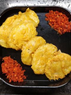 कुरकुरीत बटाटा भजी (batata bhaji recipe in marathi) रेसिपी चे मुख्य फोटो