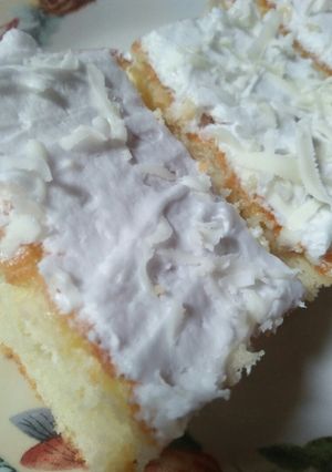 صورة لوصفة كيكة اسفنجية بالشوكولا البيضاء 🍰