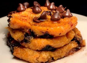 Una foto de Pancakes de calabaza -Zapallo fit saludables riquísimos (veganos sin huevo, sin harina, sin manteca)