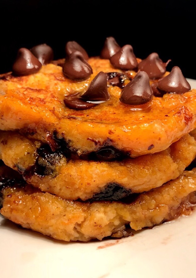 Una foto de Pancakes de calabaza -Zapallo fit saludables riquísimos (veganos sin huevo, sin harina, sin manteca)