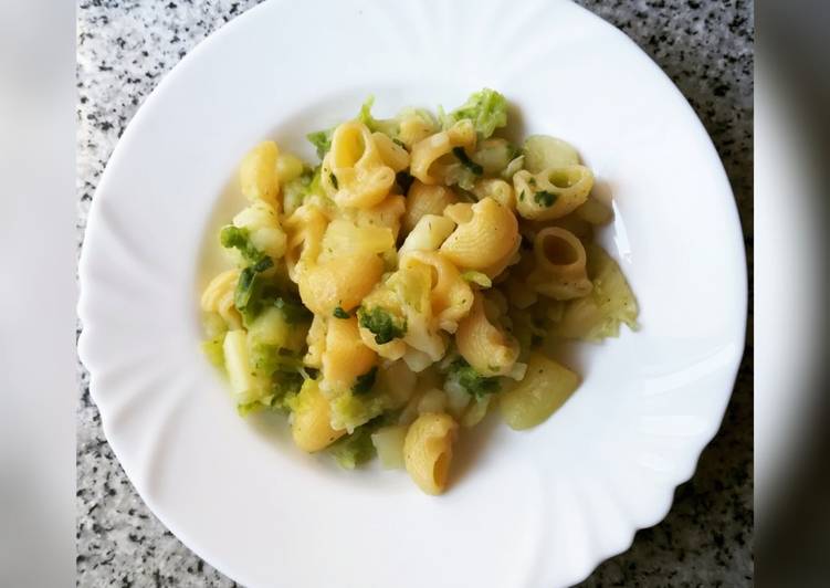 Pasta patate e verza