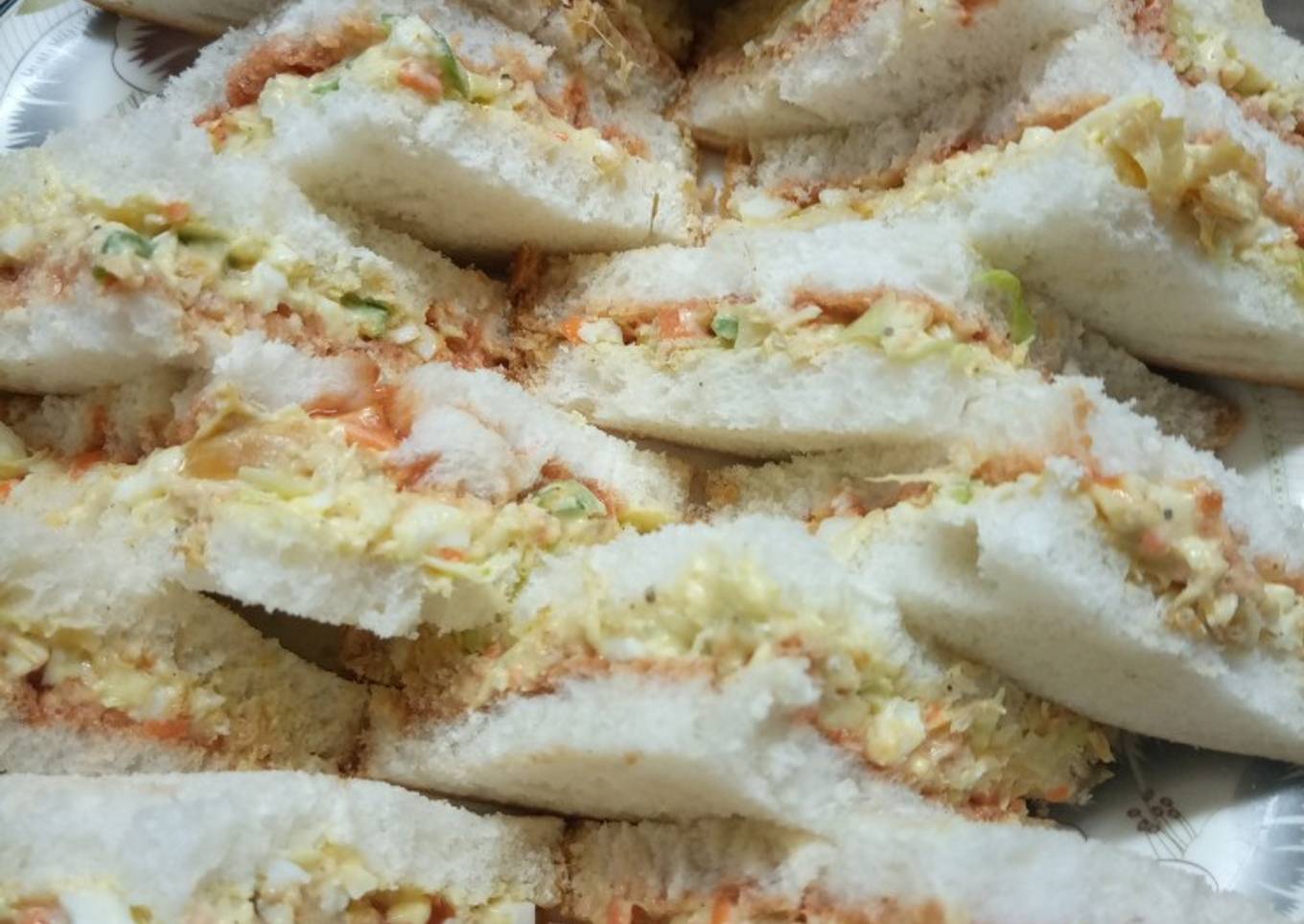 Chicken veggies sandwiches