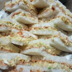 A picture of Chicken veggies sandwiches.