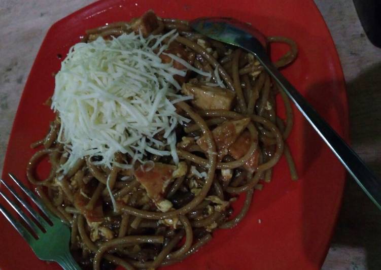 Resep Spaghetti Sauce Bolognais plus nugget cumi udang yang Enak