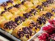 Gambar bolen pisang coklat