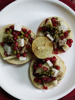 फ्रूट पनीर सलाद (Fruit paneer salad recipe in Hindi) रेसिपी मुख्य फोटो