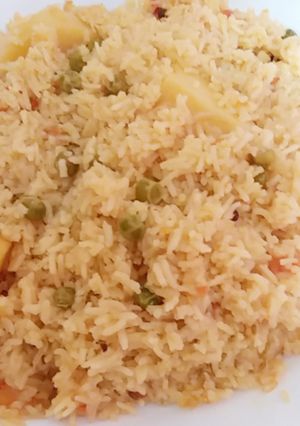 A picture of Aloo muttor pulaeo.