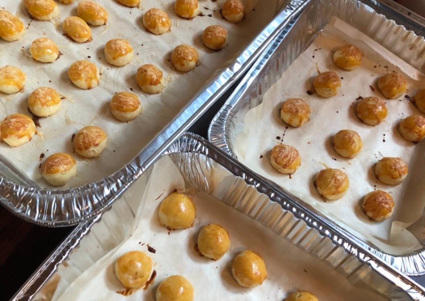 Dibumbui dengan minyak nastar