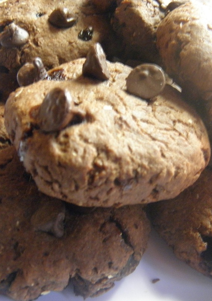 Una foto de Cookies de coco, chocolate y chips de chocolate