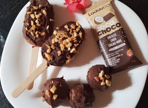 Una foto de Helados sin TACC ni azúcar con barras de cereal de choco y coco