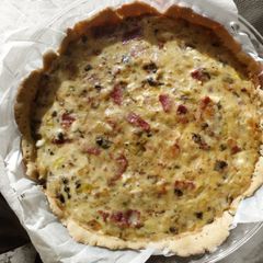 A picture of Quiche of bacon and zuccini.