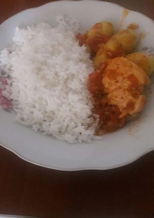 Una foto de Pollo entomatado