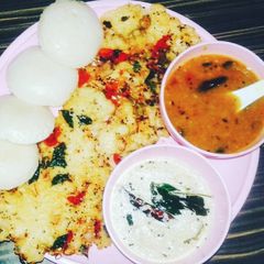 Uttapam with Idli A picture of Uttapam with Idli.