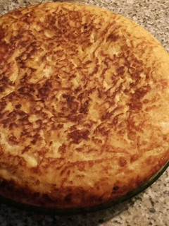 Una foto de Tortilla de patatas con queso de cabra