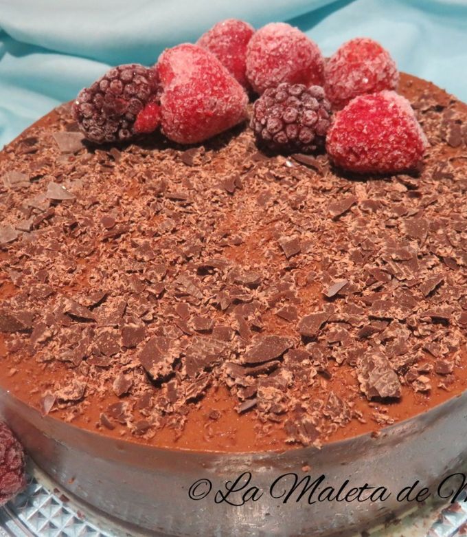 Foto principal de Tarta de turrón de chocolate con crujientes